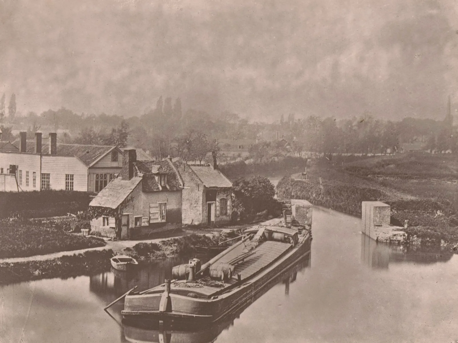 « Lille ancien. L'entrée de la Deûle avant 1860 » : photographie publiée entre 1878 et 1882 environ.